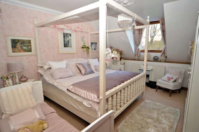  Image of 7 bedroom Detached house for sale in Rushmeadow Road Scarning Dereham NR19 at Scarning Dereham Norfolk, NR19 2NW
